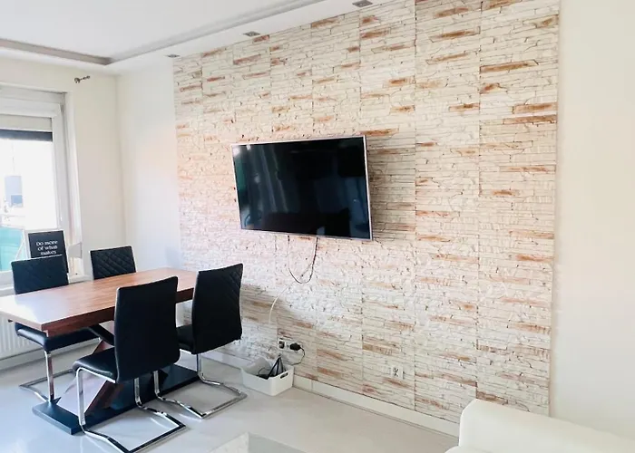 Luna Deluxe Magellana * Вроцлав