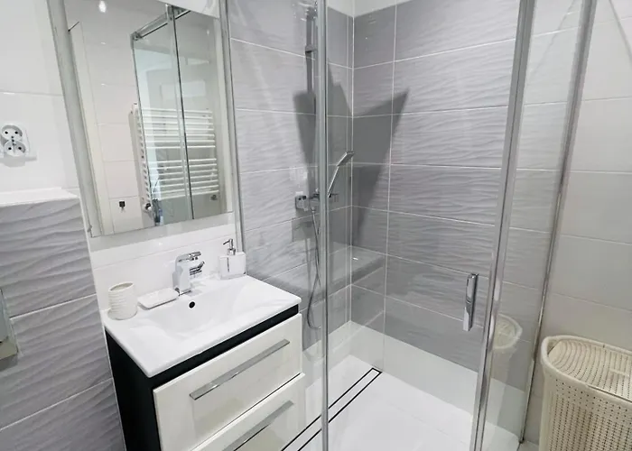 Апартаменти Luna Deluxe Magellana *