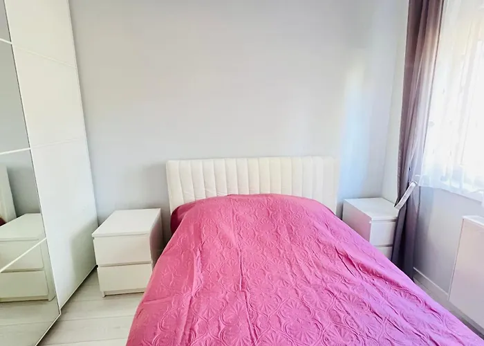 Апартаменти Luna Deluxe Magellana